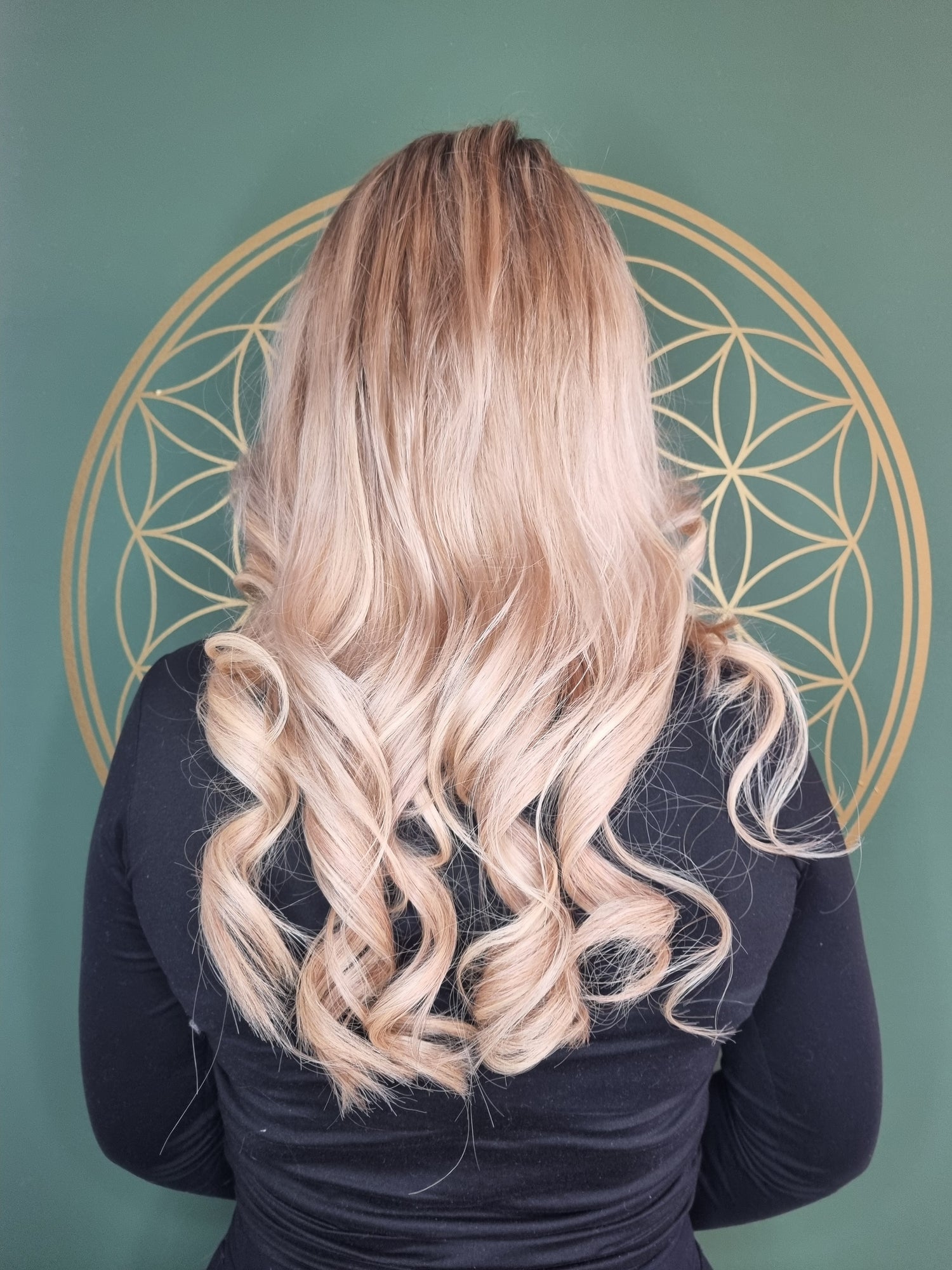 Haarverlängerung und Haarverdichtung mit 100 % Remy Echthaar Extensions – echtes Kundenergebnis aus dem CK Hair Studio Augsburg.